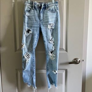American Eagle Distressed Jean